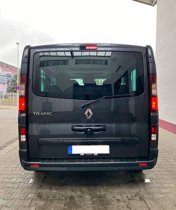 Gebraucht Renault Trafic 150 PS (110 kW) 2024 Grau Van / Kleinbus