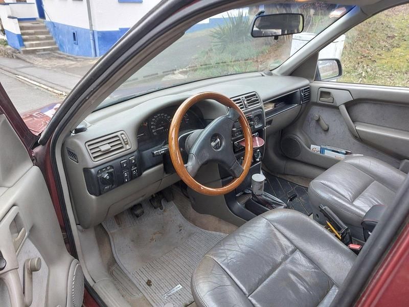 Gebraucht Opel Vectra 150 PS (110 kW) 1992 Rot Limousine