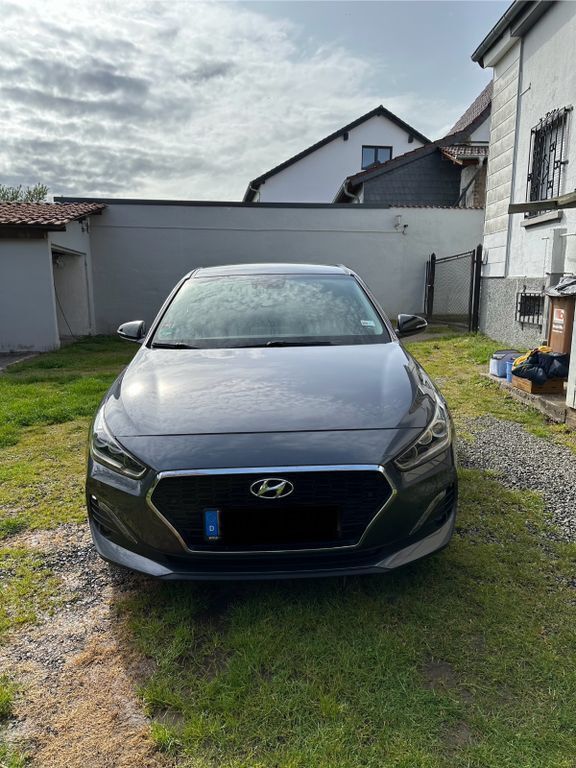 Grau Gebraucht 2019 Hyundai i30 YES! Limousine | 15.500 € (Fairer Preis) - Bild 1/4