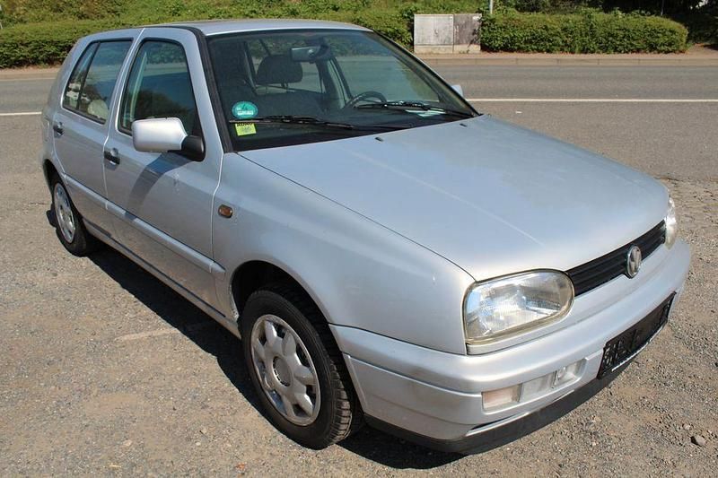 Gebraucht VW Golf III 75 PS (55 kW) 1997 Silber Limousine
