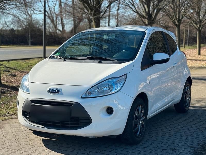 Gebraucht Ford Ka Titanium 69 PS (50 kW) 2013 Weiß Kleinwagen