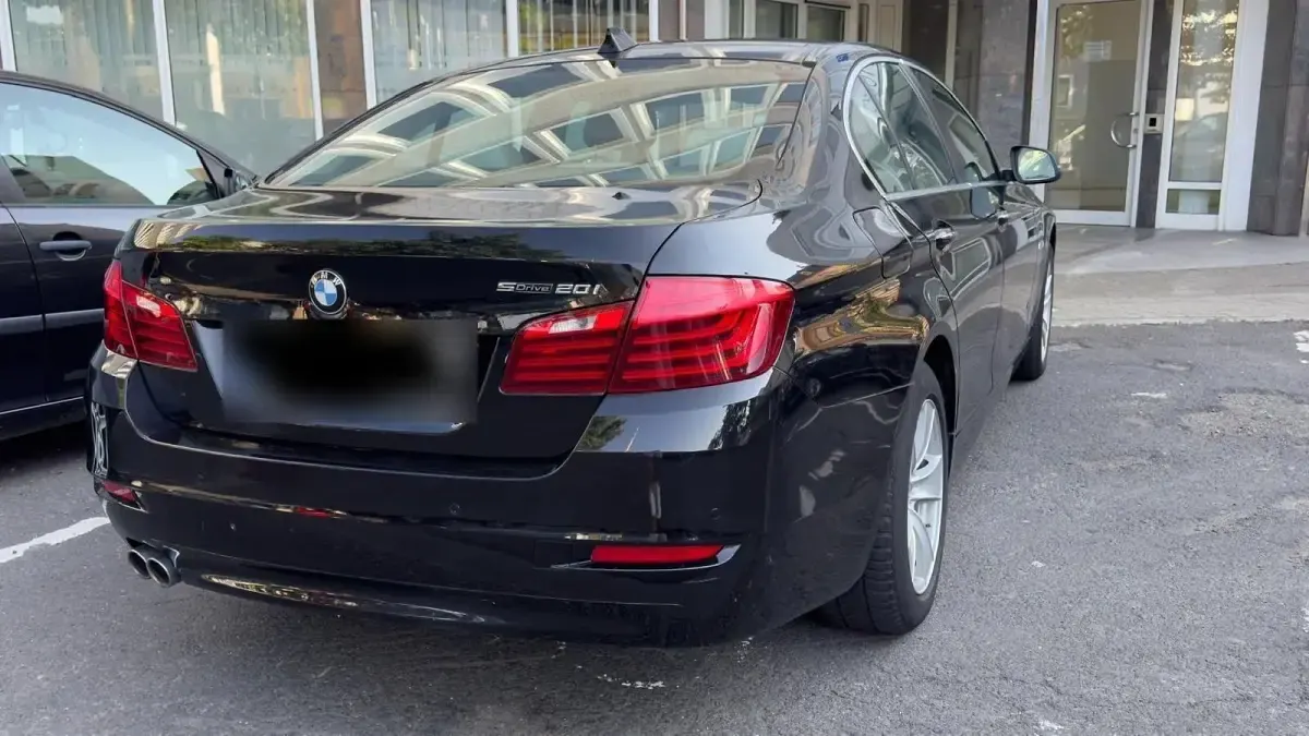 Używany BMW 520 190 KM (139 kW) 2015 Czarny Sedan/Limuzyna