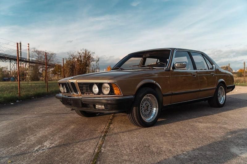 Second-hand BMW 735 211 CP (155 kW) 1982 Bej Berlinǎ