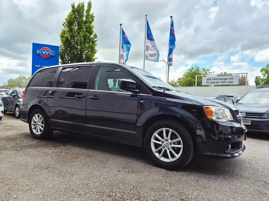 Gebraucht Dodge Grand Caravan SXT 287 PS (211 kW) 2018 Schwarz Van / Kleinbus