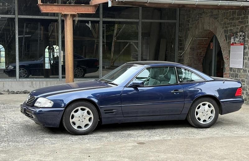 Blau Gebraucht 1997 Mercedes SL280 Cabrio | 23.990 € (Etwas zu teuer) - Bild 1/4
