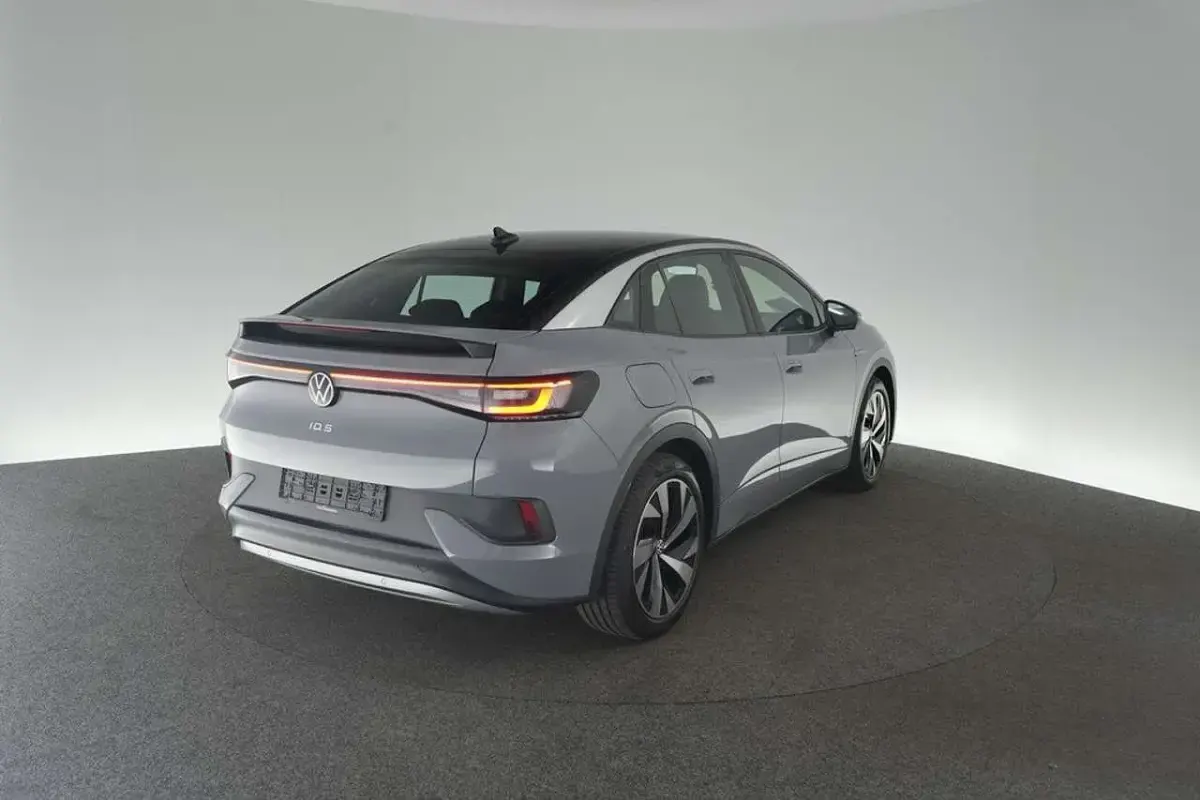 Usata VW ID.5 Pro Performance 150 kW (204 CV) 2023 Grigio SUV