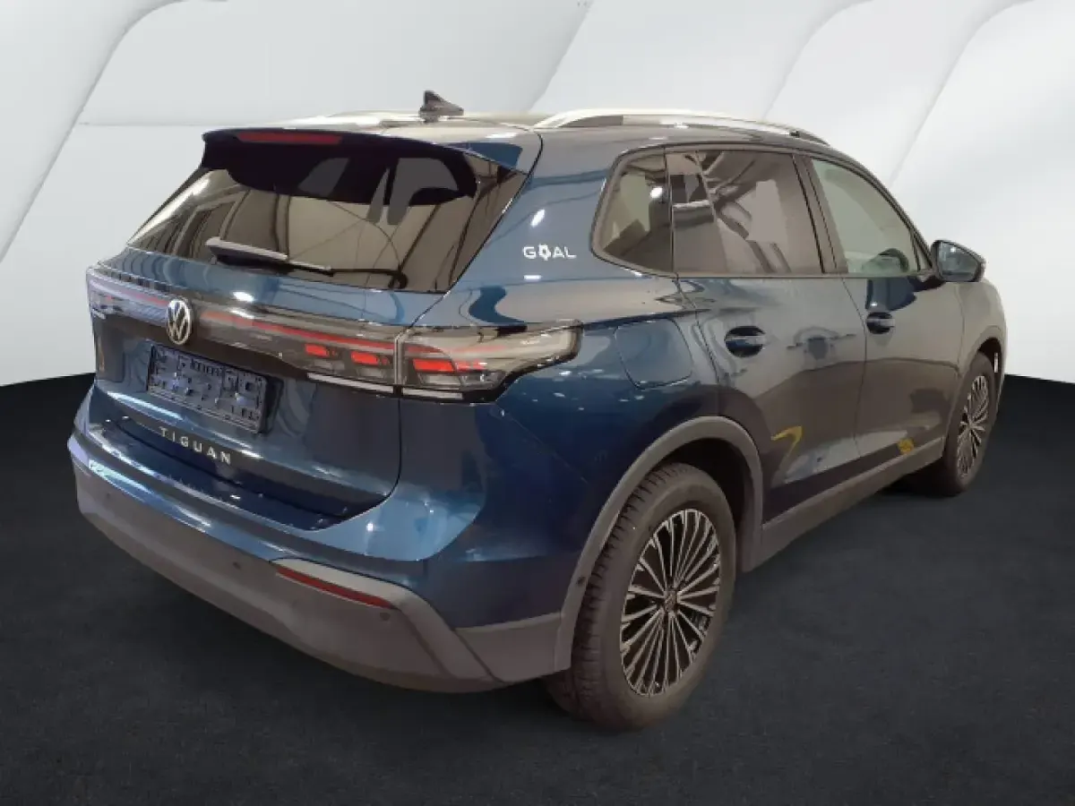 Gebraucht VW Tiguan Goal 150 PS (110 kW) 2025 Nightshade blue metallic SUV