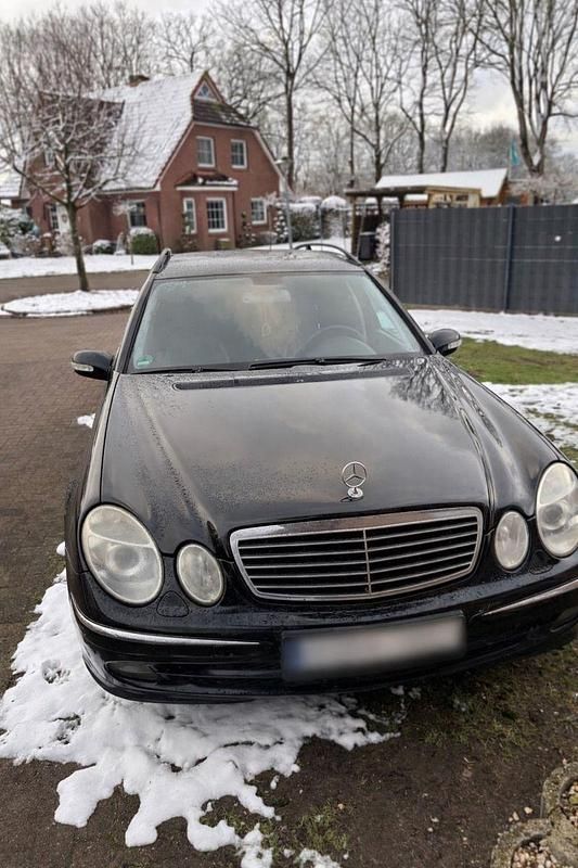 Gebraucht Mercedes 220 143 PS (105 kW) 2001 Schwarz Kombi