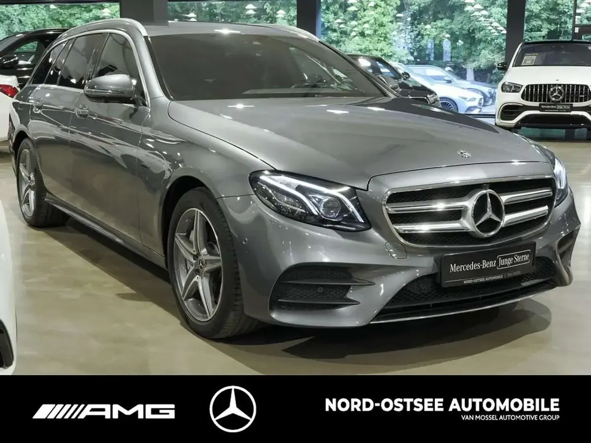 Gebraucht Mercedes E300 AMG 194 PS (142 kW) 2020 Selenitgrau metallic Kombi