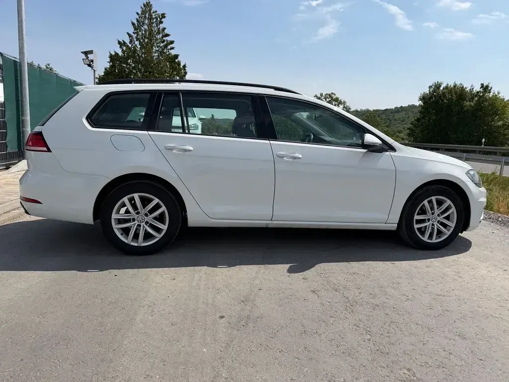 Gebraucht VW Golf VII Comfortline 116 PS (85 kW) 2020 Weiß Kombi