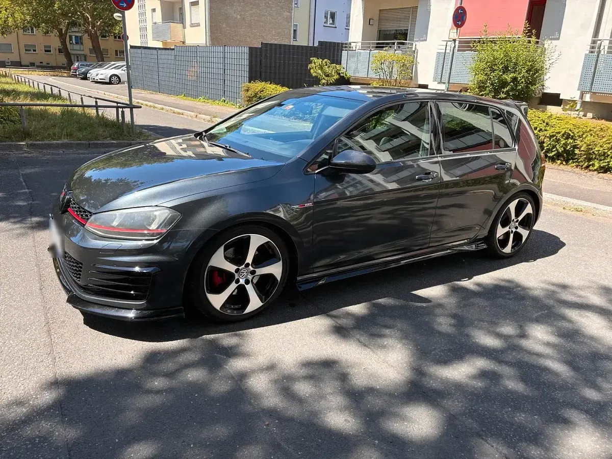 Gebraucht VW Golf VII GTI 220 PS (161 kW) 2013 Schwarz Limousine