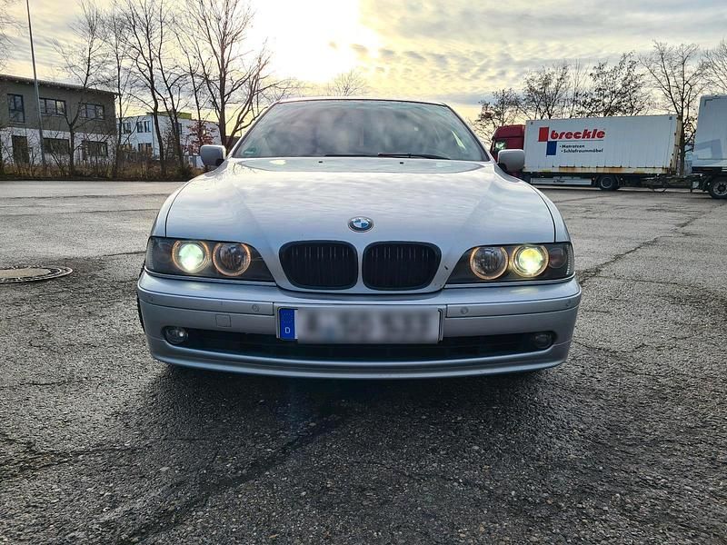 Gebraucht BMW 525 164 PS (120 kW) 2002 Silber Limousine
