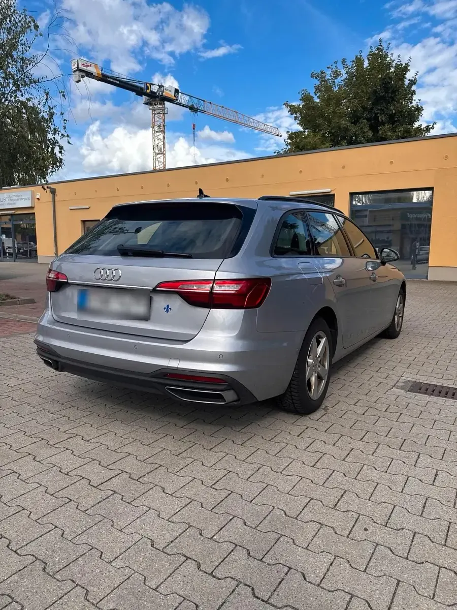 Gebraucht Audi A4 163 PS (119 kW) 2021 Silber Kombi