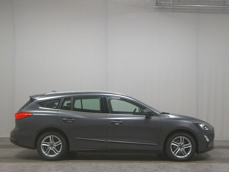 Grau Gebraucht 2019 Ford Focus Cool & Connect Kombi | 8.980 € (Superpreis) - Bild 1/4