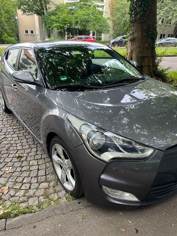 Grau Gebraucht 2012 Hyundai Veloster Style Kleinwagen | 5.000 € (Fairer Preis) - Bild 1/4