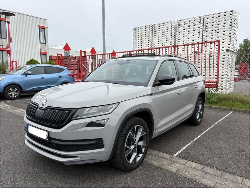 Grau Gebraucht 2019 Skoda Kodiaq SportLine SUV | 24.990 € (Fairer Preis) - Bild 1/4