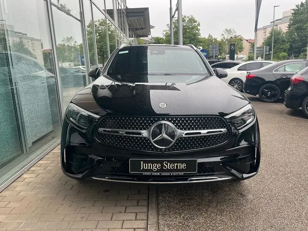 Gebraucht Mercedes GLC300 AMG 269 PS (197 kW) 2025 Schwarz uni SUV
