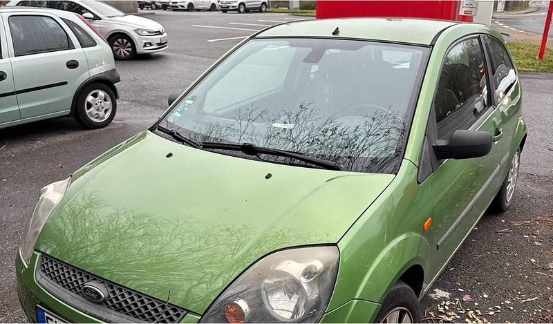 Grün Gebraucht 2006 Ford Fiesta Limousine | 1.400 € - Bild 1/4