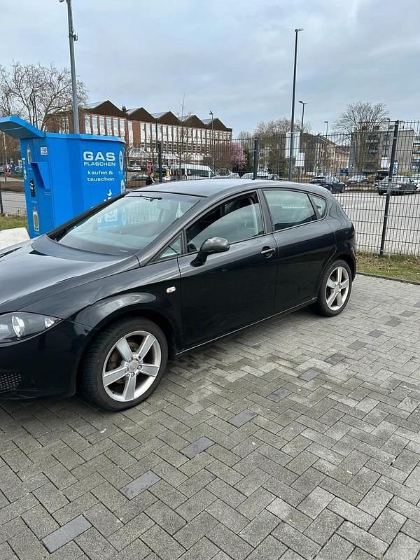 Second-hand Seat Leon 75 CP (55 kW) 2005 Negru Hatchback