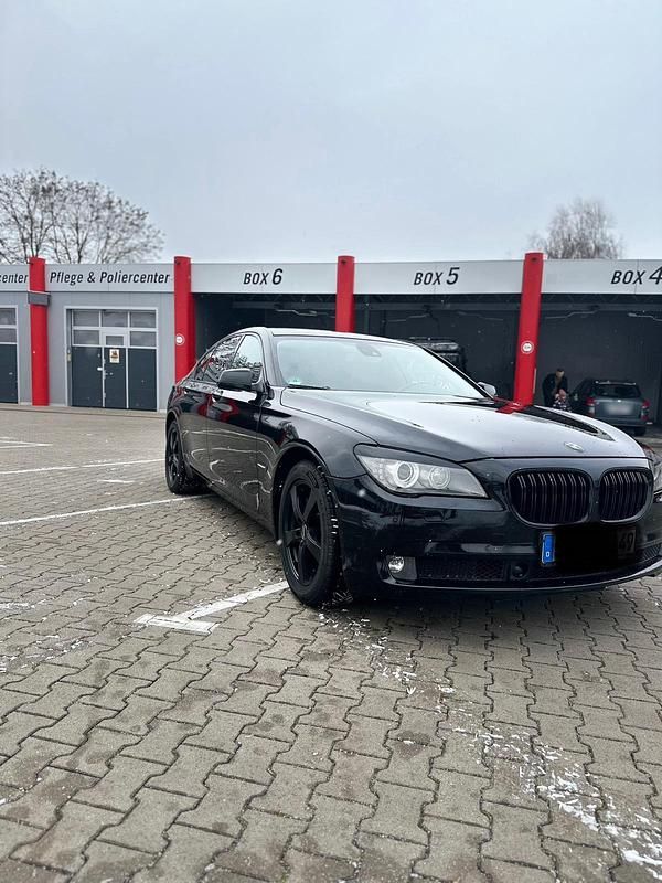 Gebraucht BMW 730 249 PS (183 kW) 2009 Schwarz Limousine