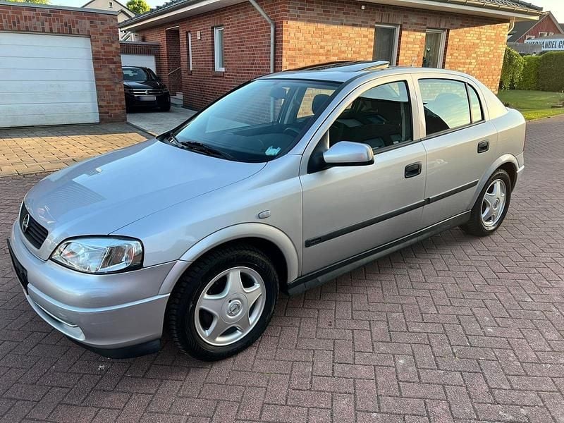 Usata Opel Astra 101 CV (74 kW) 2000 Argento Berlina