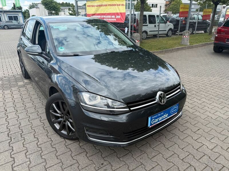 Carbon steel grey metallic Gebraucht 2016 VW Golf VII Allstar Limousine | 13.580 € (Fairer Preis) - Bild 1/4
