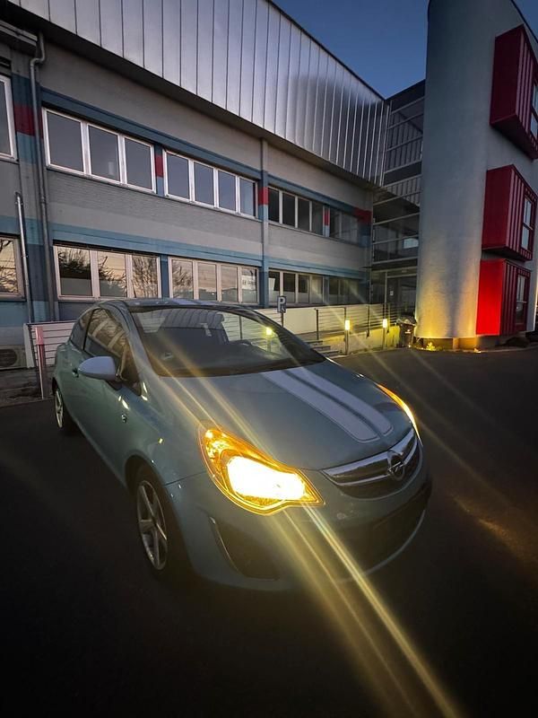 Gebraucht Opel Corsa 100 PS (73 kW) 2011 Blau Kleinwagen