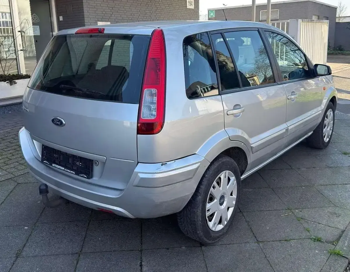 Brugt Ford Fusion Ambiente 80 HK (58 kW) 2009 Grå Hatchback
