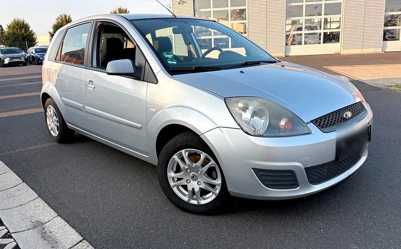 Silber Gebraucht 2009 Ford Fiesta Kleinwagen | 1.299 € (Superpreis) - Bild 1/4