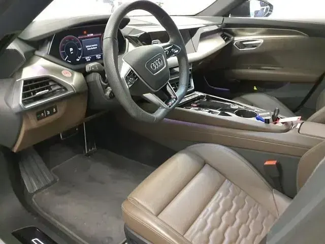 Gebraucht Audi RS e-tron GT Sport 439 kW (598 PS) 2023 Grau Limousine