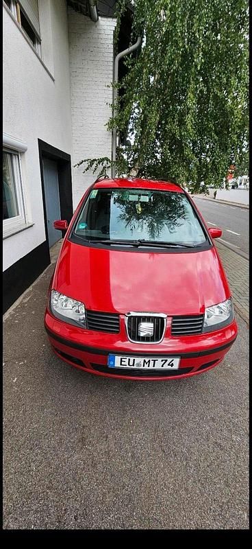 Rot Gebraucht 2006 Seat Alhambra Van / Kleinbus | 3.650 € (Teuer) - Bild 1/4