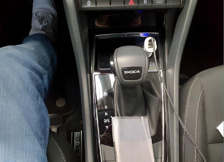 Gebraucht Skoda Karoq 150 PS (110 kW) 2025 Schwarz SUV
