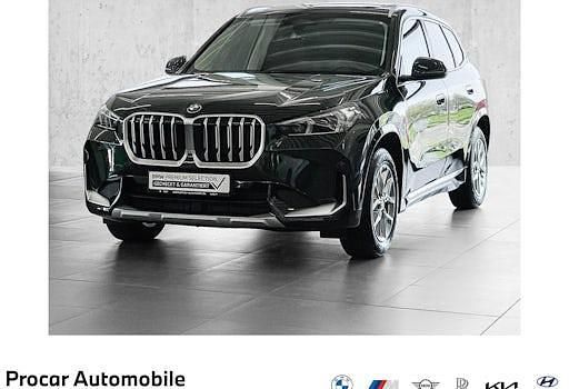 Grün Gebraucht 2024 BMW X1 Luxury Line SUV | 40.970 € (Guter Preis) - Bild 1/4