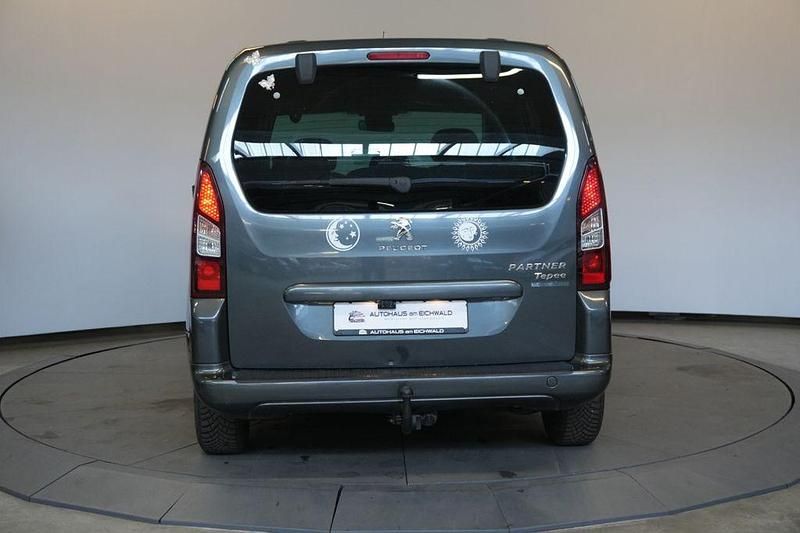 Gebraucht Peugeot TePee 99 PS (72 kW) 2018 Grau Van / Kleinbus