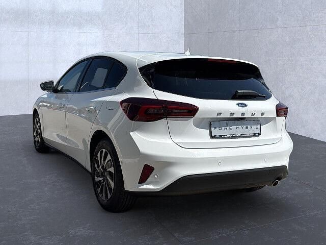 Gebraucht Ford Focus Titanium 125 PS (91 kW) 2025 Frost weiß (weiß) Limousine