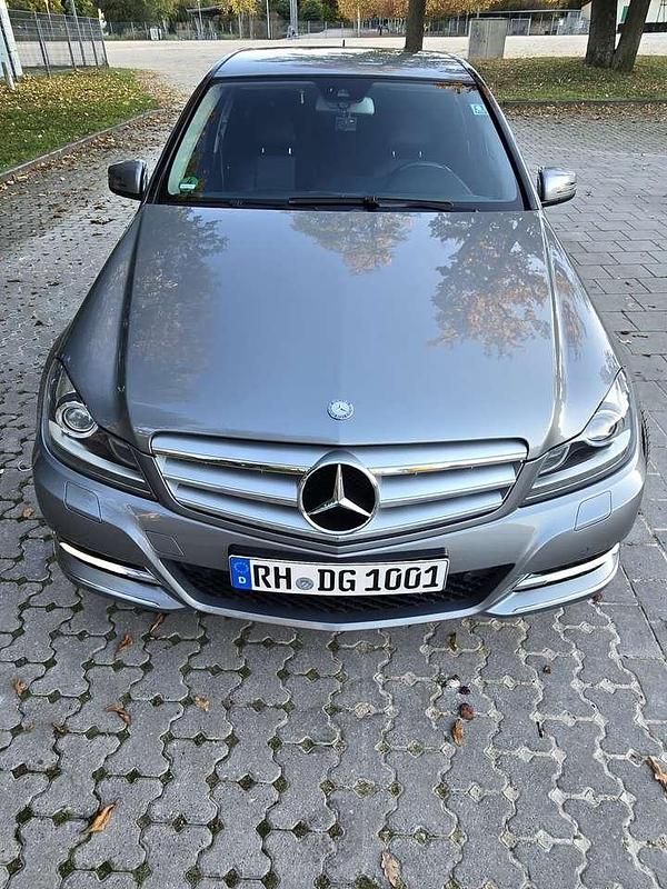 Gebraucht 2011 Mercedes C220 Avantgarde Limousine | 10.900 € (Etwas zu teuer) - Bild 1/4