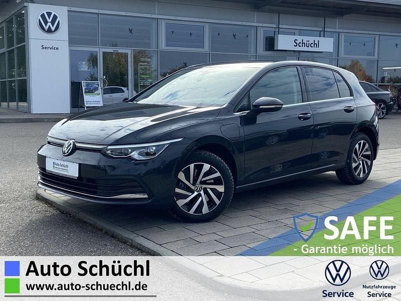 Grau Gebraucht 2021 VW Golf VIII Active Limousine | 19.870 € (Guter Preis) - Bild 1/4