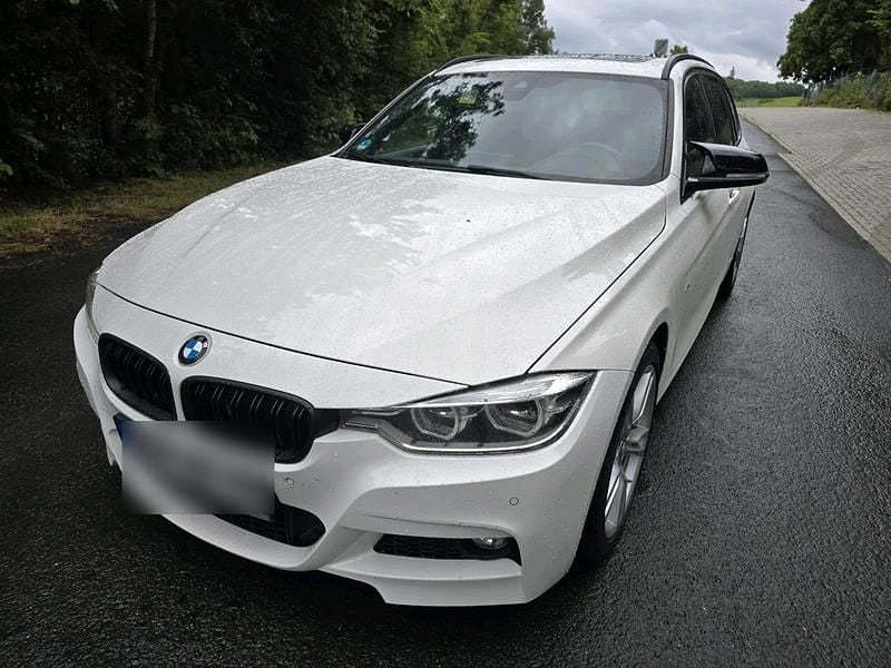 Weiß Gebraucht 2016 BMW 320 M Sport Kombi | 12.400 € (Fairer Preis) - Bild 1/4