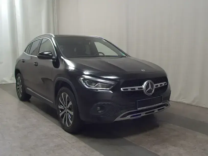 Gebraucht Mercedes GLA200 Progressive 150 PS (110 kW) 2023 Schwarz SUV