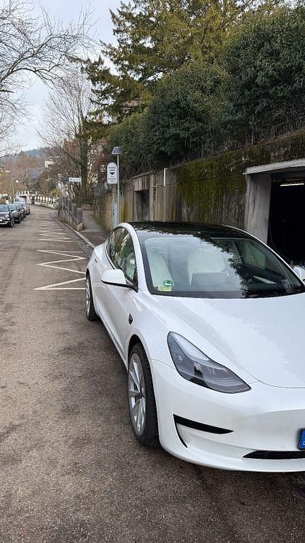 Gebraucht Tesla Model 3 Standard Range 239 kW (325 PS) 2022 Weiß Limousine