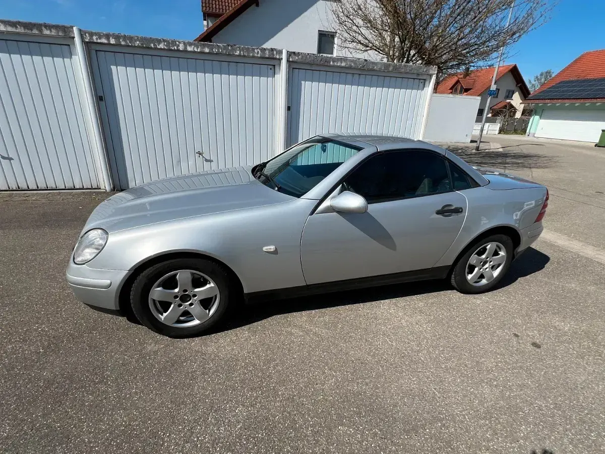 Second-hand Mercedes SLK200 136 CP (100 kW) 1999 Argintiu Cabrio