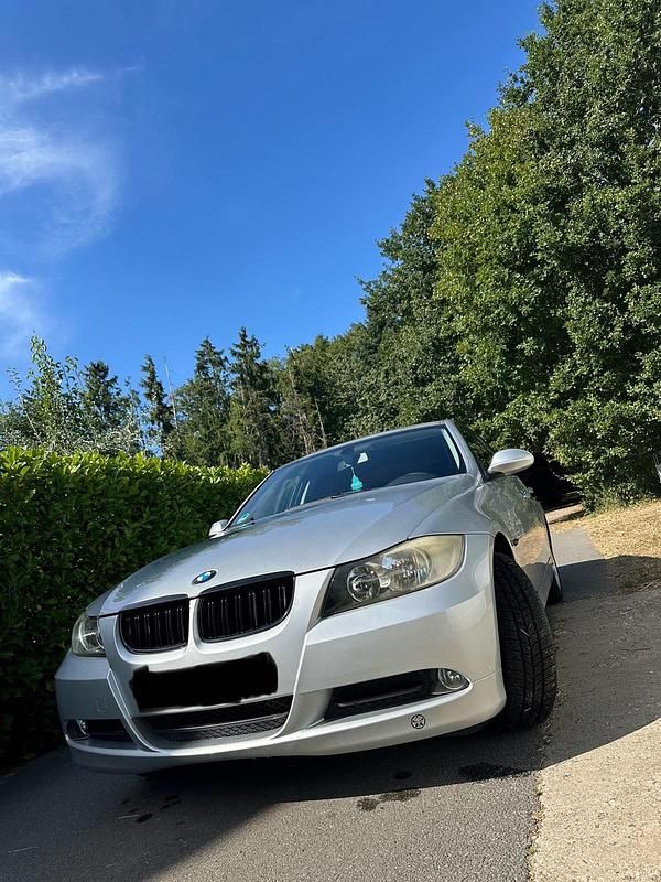 Silber Gebraucht 2006 BMW 318 M Performance Limousine | 4.250 € (Superpreis) - Bild 1/4