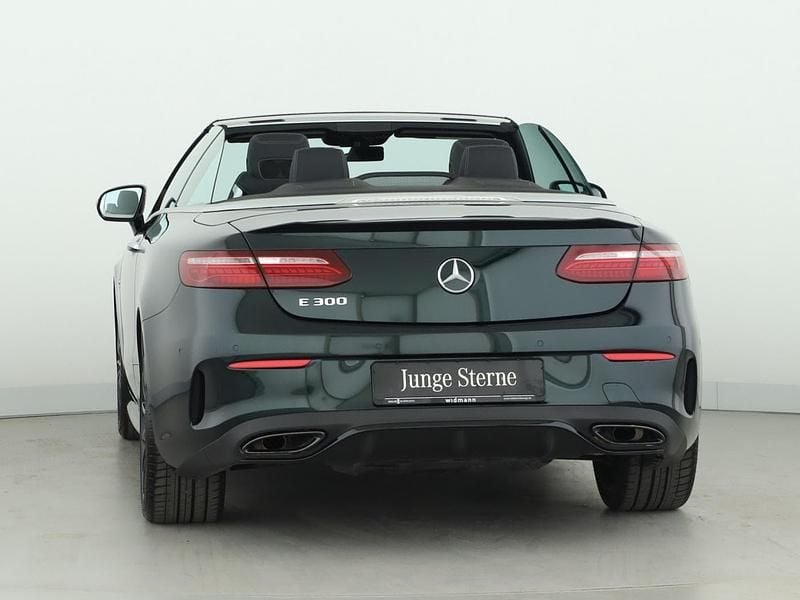 Gebraucht Mercedes E300 AMG 258 PS (189 kW) 2024 Metalliclack smaragdgrün Cabrio