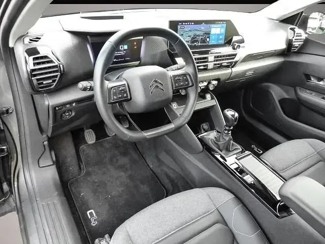 Gebraucht Citroën C4 Shine 131 PS (96 kW) 2023 Manufacturer SUV