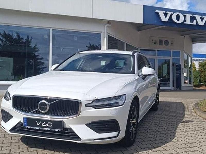 Weiß Gebraucht 2024 Volvo V60 Core Kombi | 36.880 € (Guter Preis) - Bild 1/4
