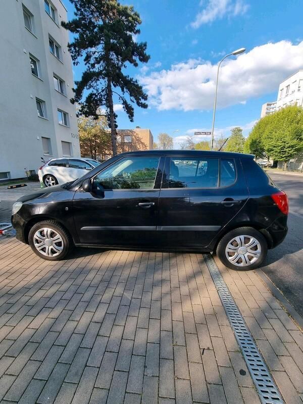 Schwarz Gebraucht 2013 Skoda Fabia Kleinwagen | 4.499 € (Fairer Preis) - Bild 1/4