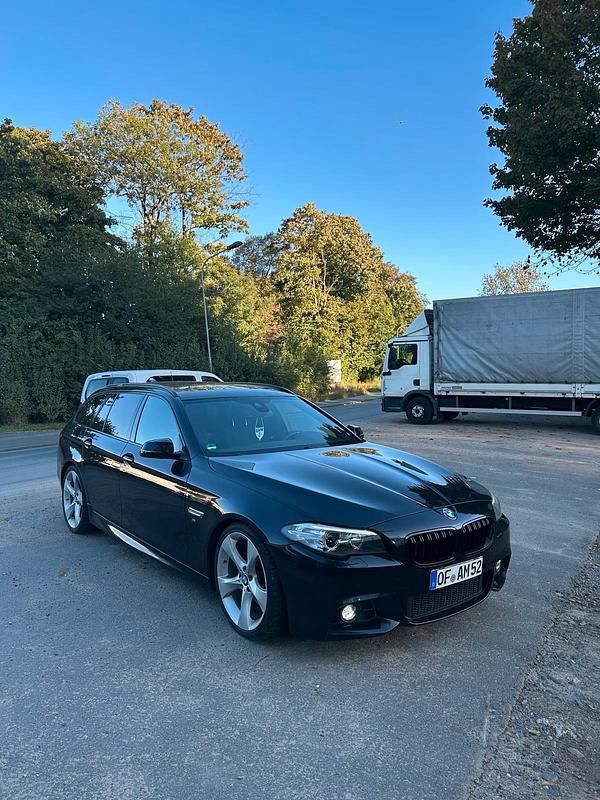 Schwarz Gebraucht 2016 BMW 520 M Sport Kombi | 13.999 € (Fairer Preis) - Bild 1/4