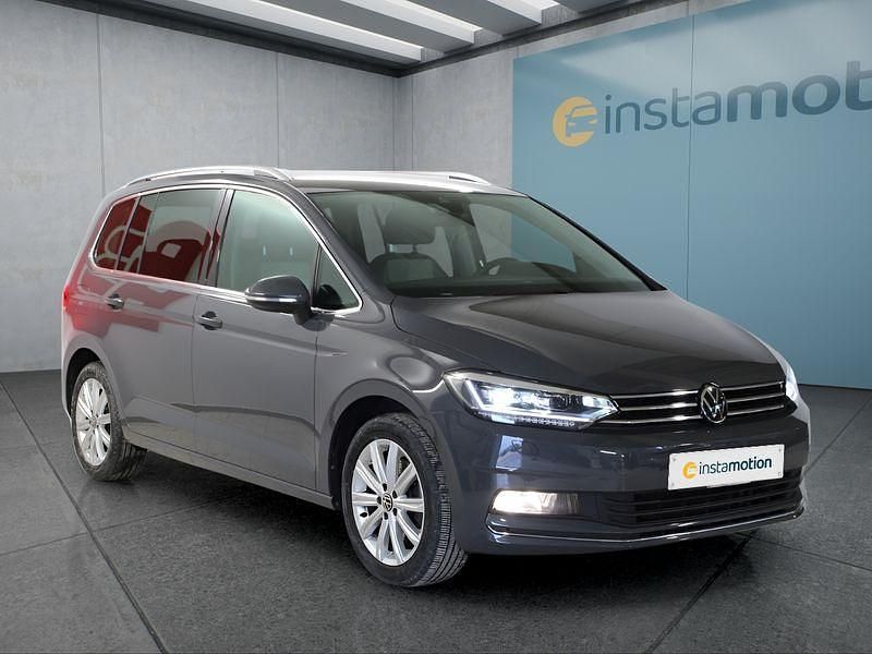 Grau Gebraucht 2024 VW Touran Van / Kleinbus | 37.249 € (Teuer) - Bild 1/4