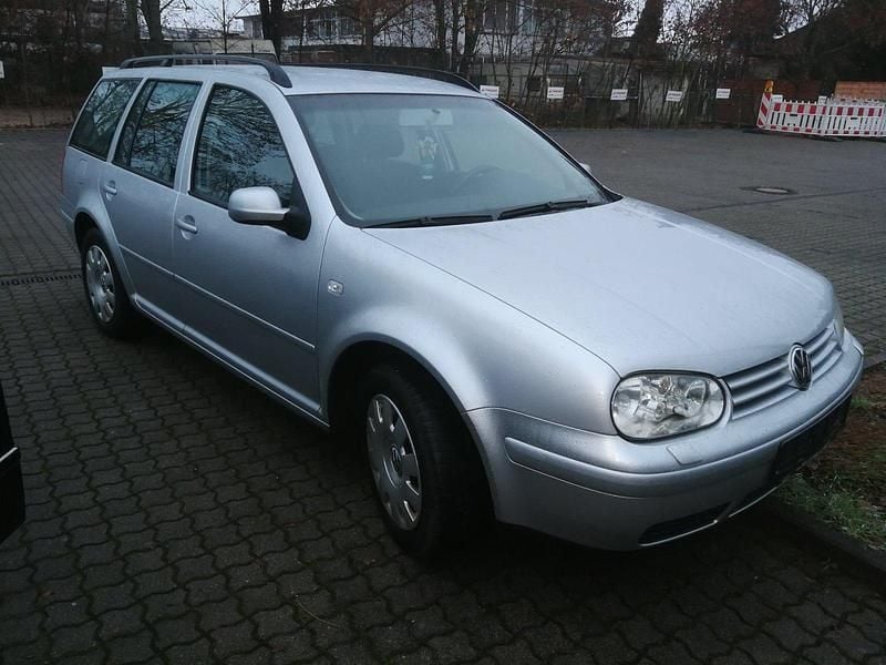 Silber Gebraucht 2004 VW Golf IV Kombi | 1.550 € (Fairer Preis) - Bild 1/4
