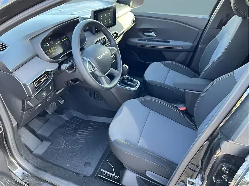 Neu Dacia Jogger 141 PS (103 kW) 2025 Schwarz Van / Kleinbus